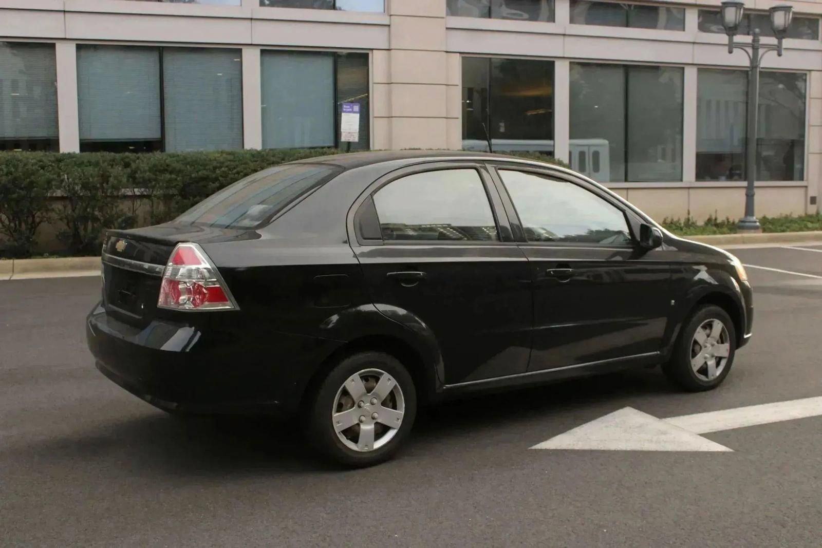 Used 2009 Chevrolet Aveo LT w/ Power and Convenience Package FWD image 4