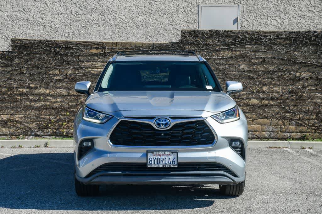 Used 2021 Toyota Highlander Limited image 2