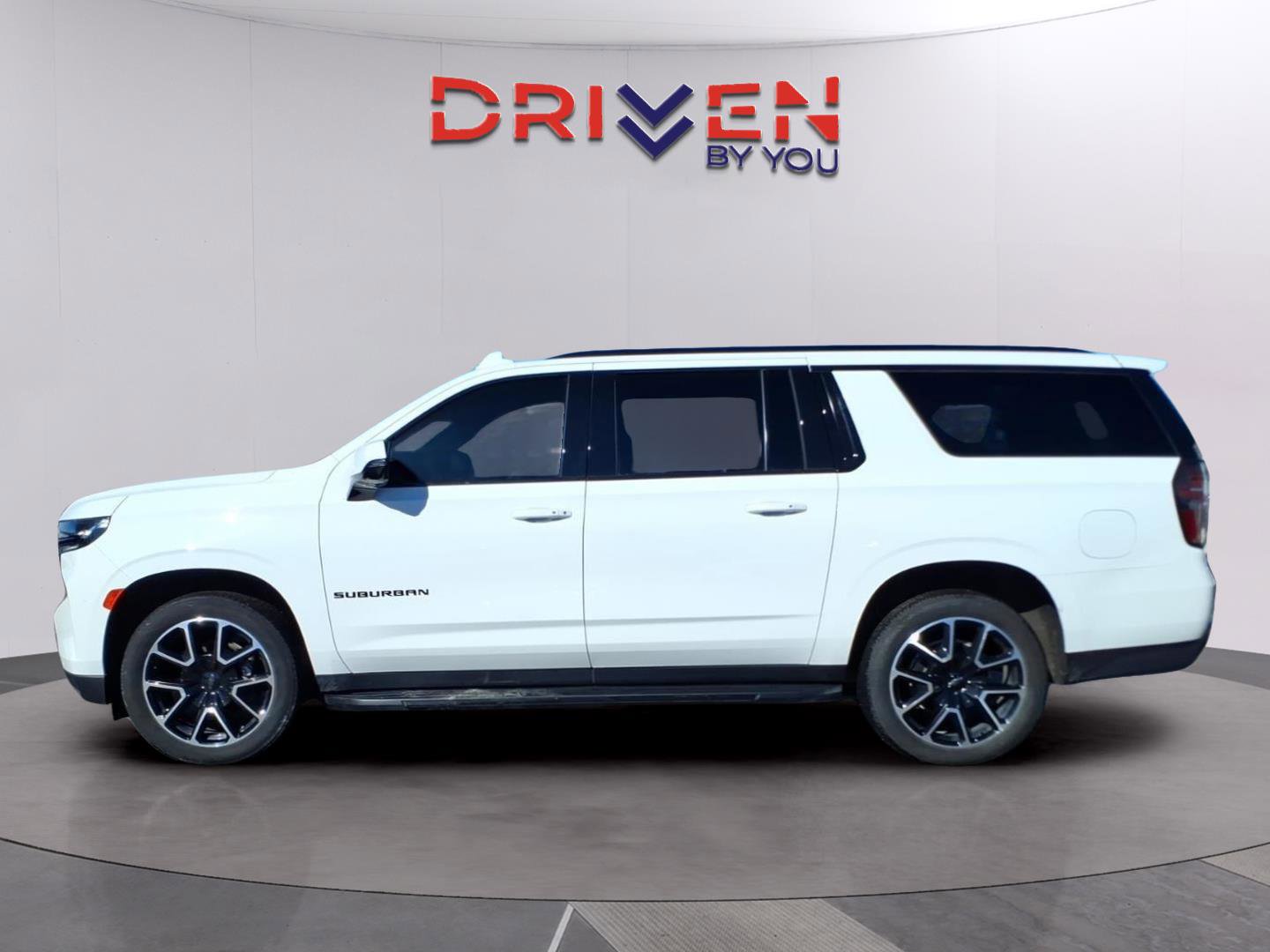 Used 2023 Chevrolet Suburban RST w/ Luxury Package image 2