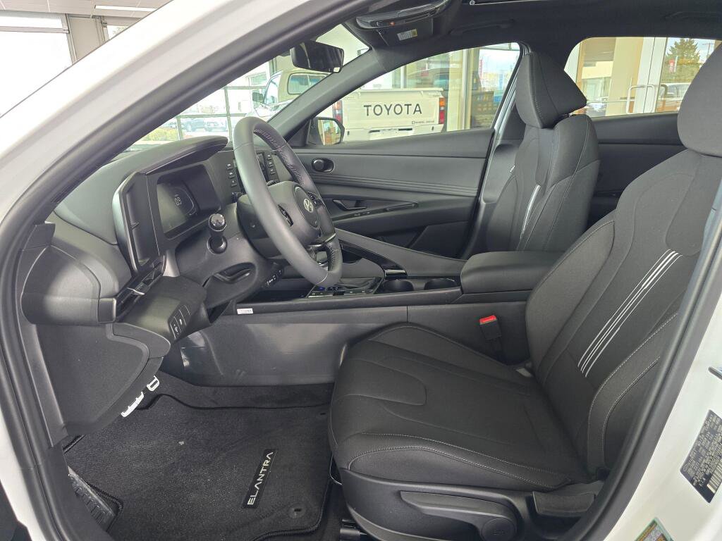 New 2026 Hyundai Elantra SEL Sport image 18