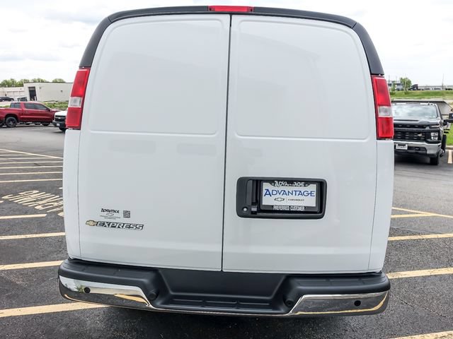 New 2026 Chevrolet Express 2500 w/ Communications Package RWD image 7