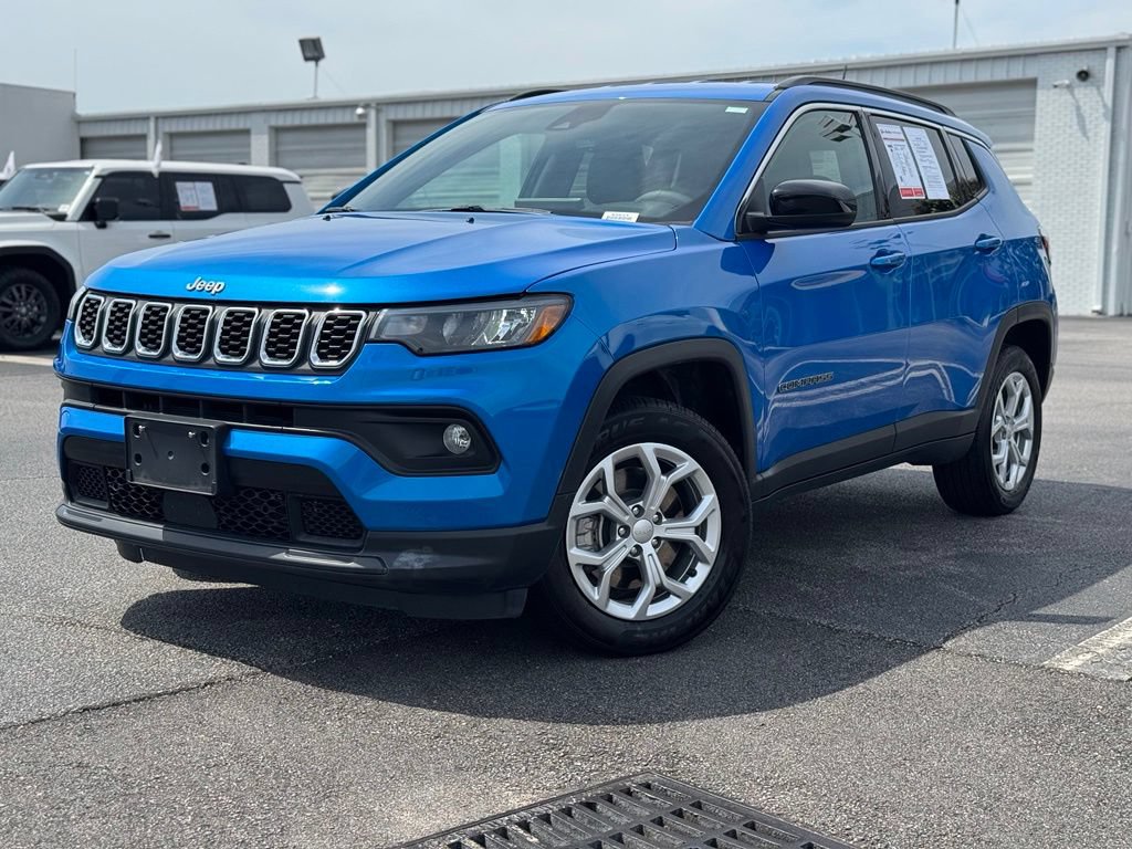 Used 2024 Jeep Compass Latitude AWD/4WD image 6