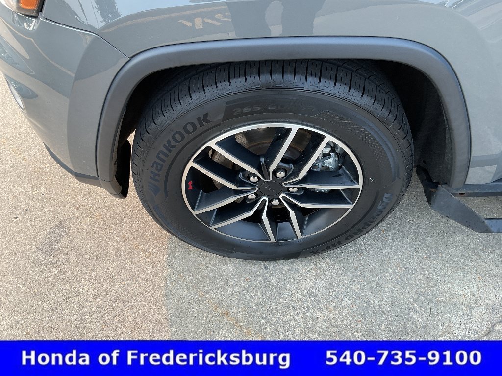 Used 2021 Jeep Grand Cherokee Trailhawk w/ Premium Lighting Group AWD/4WD image 10