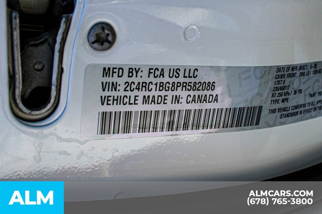 Used 2023 Chrysler Pacifica Touring-L FWD image 39