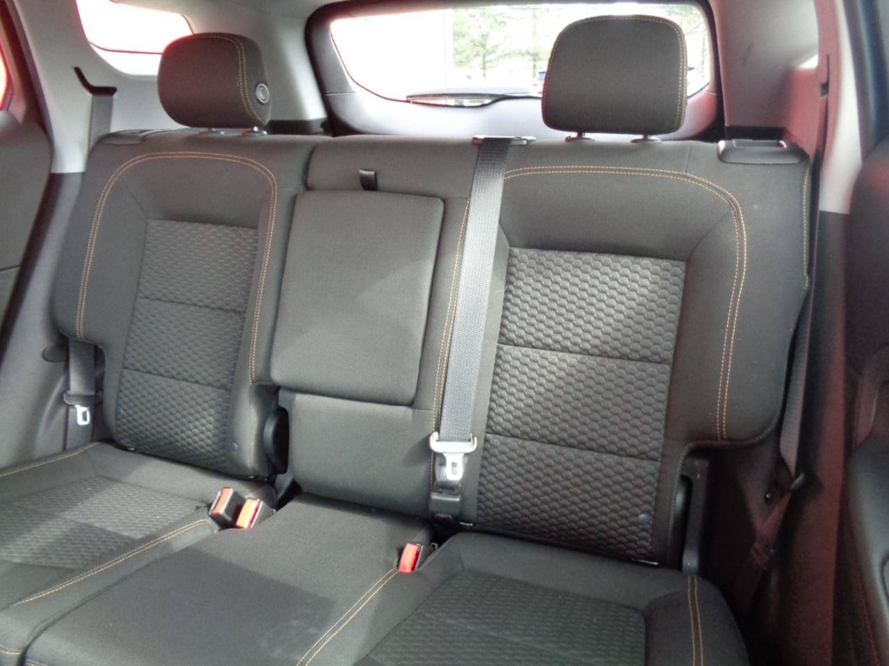 Used 2018 GMC Terrain SLE w/ Driver Convenience Package FWD image 8