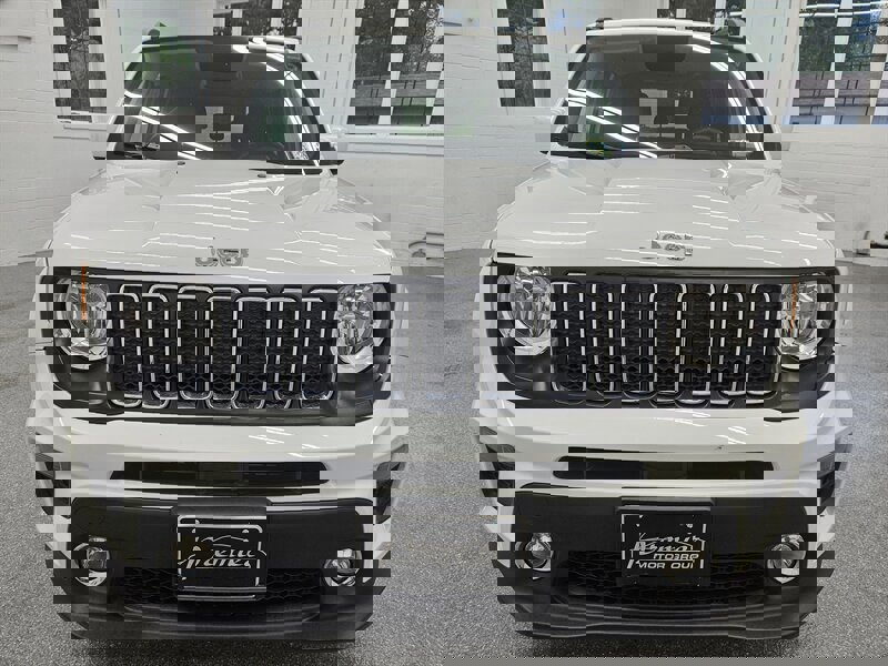 Used 2020 Jeep Renegade Latitude image 2