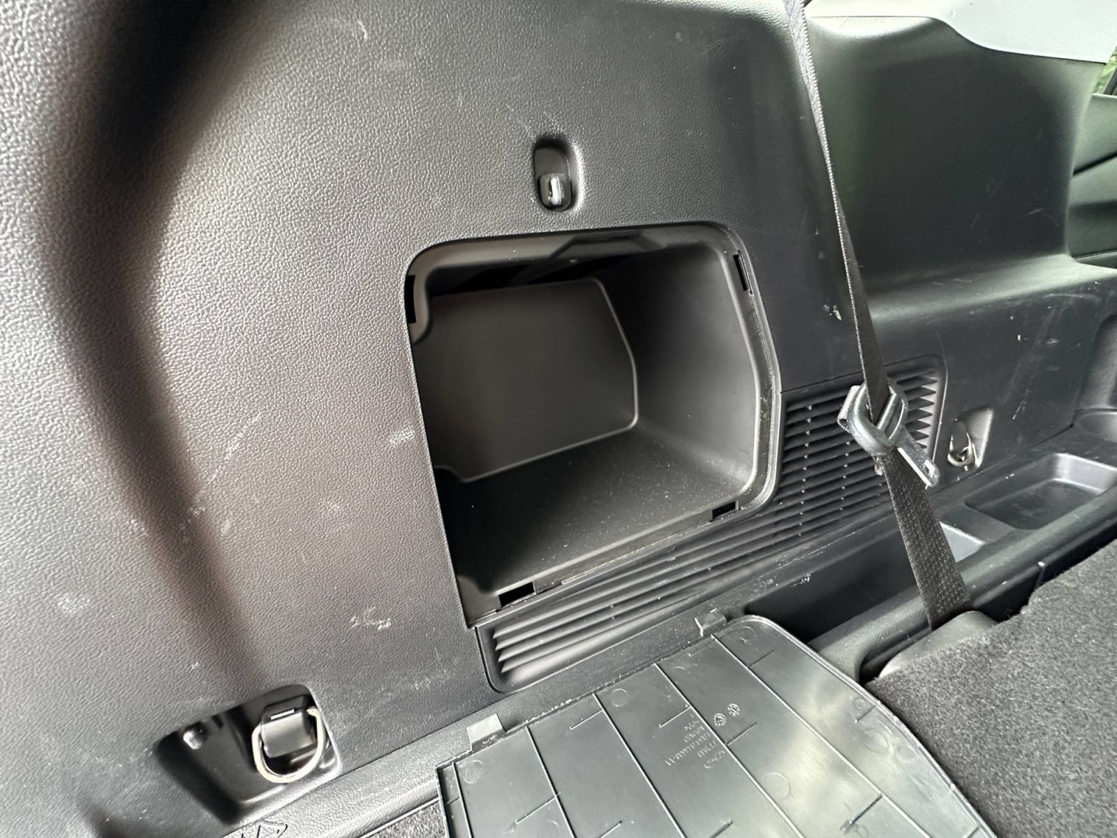 Used 2022 Ford Explorer XLT AWD/4WD image 37