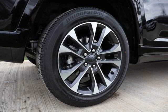 New 2025 Jeep Grand Cherokee Overland w/ Adv Protech Group III image 38