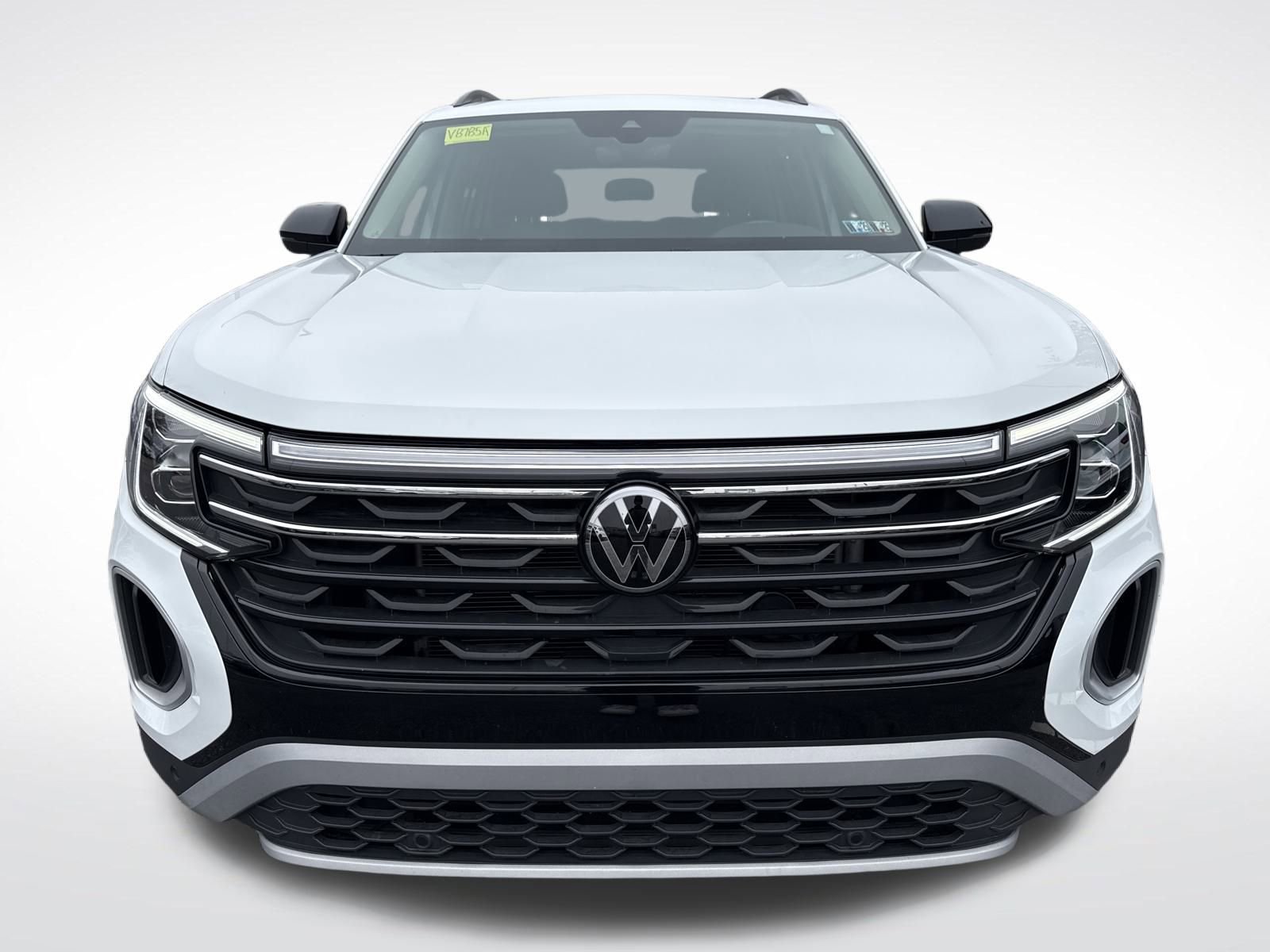 Used 2024 Volkswagen Atlas Peak Edition SE image 9