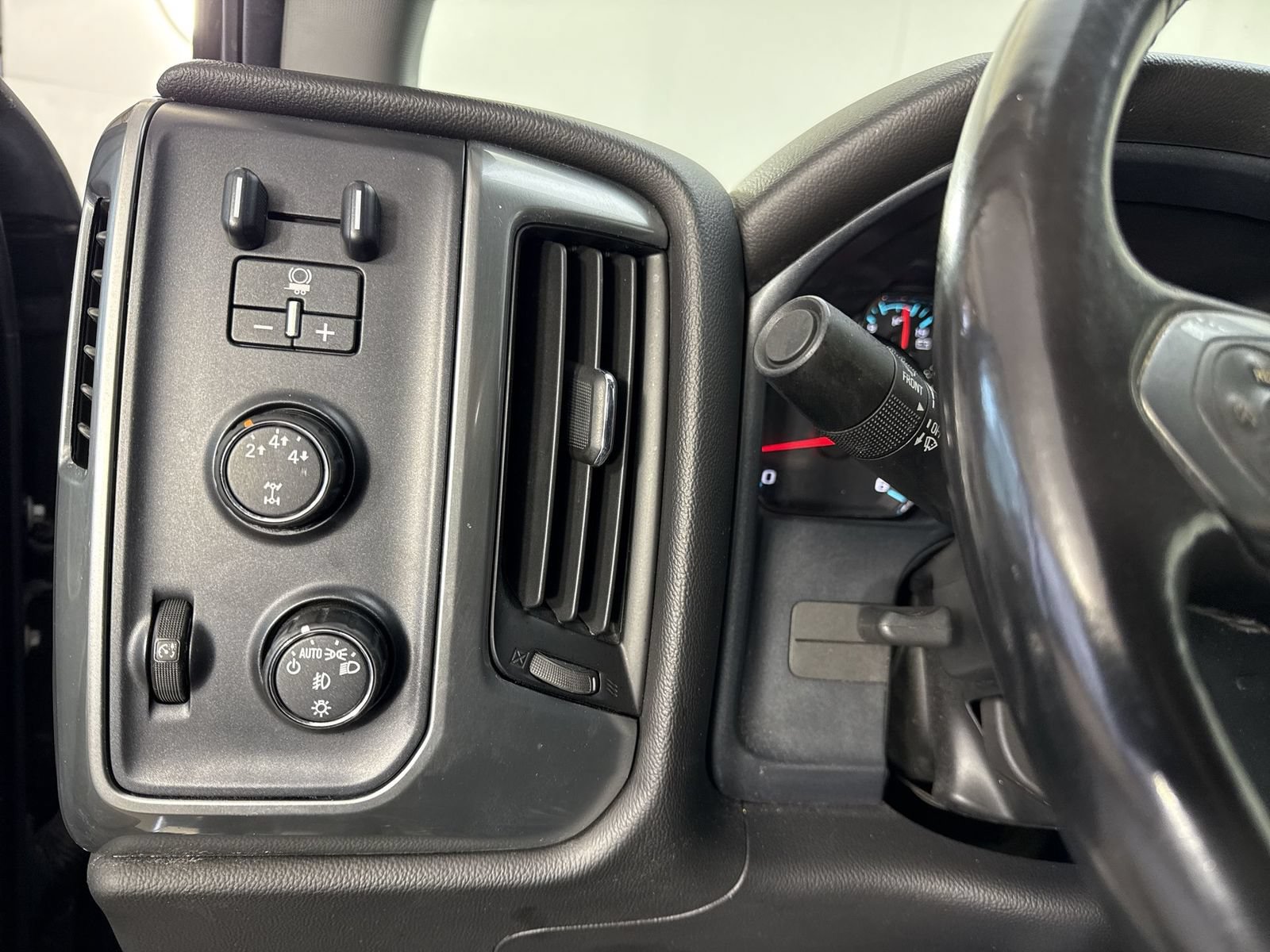 Used 2016 Chevrolet Silverado 2500 LT w/ LT Convenience Package AWD/4WD image 15