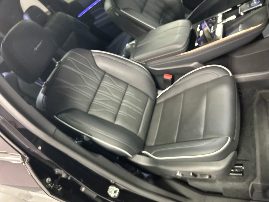 Used 2025 Buick Enclave Avenir AWD/4WD image 27
