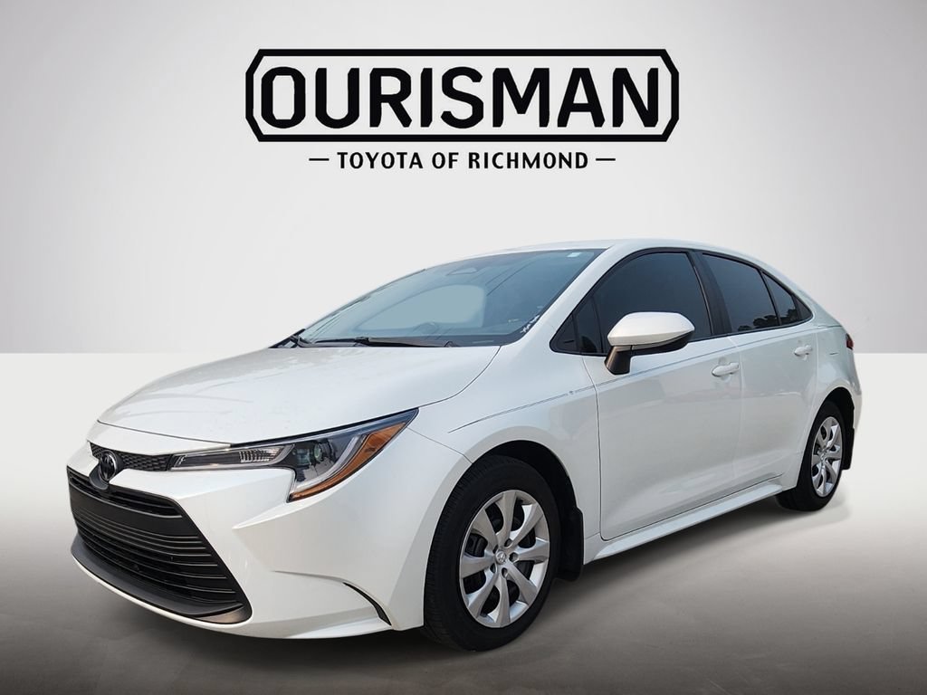 Certified 2025 Toyota Corolla LE FWD image 3