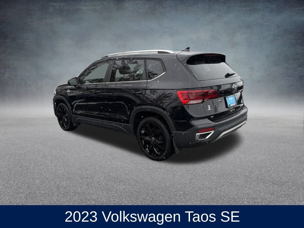 Used 2023 Volkswagen Taos SE w/ Black Wheel Package video 3