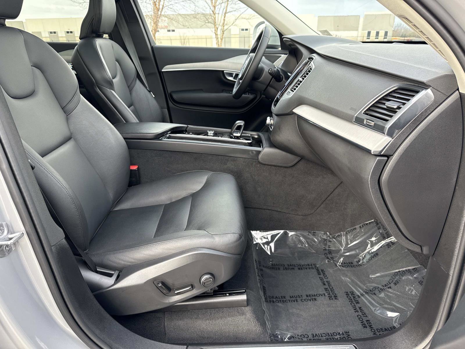 Used 2024 Volvo XC90 B5 Core w/ Protection Package Premier image 19