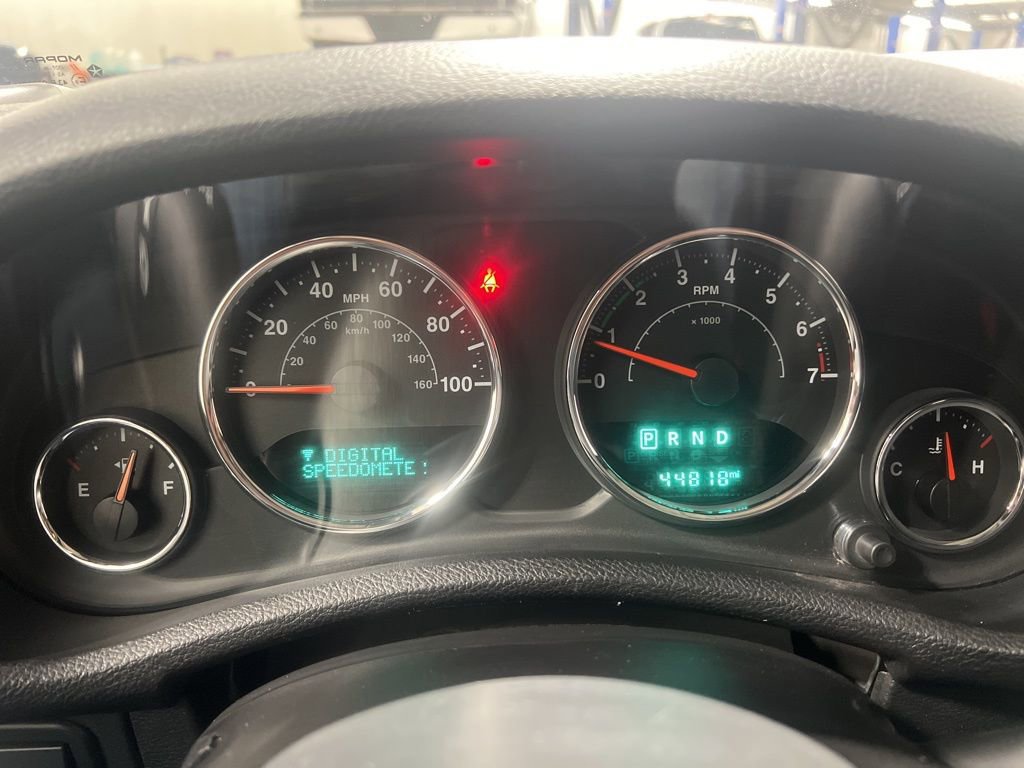 Used 2015 Jeep Wrangler Unlimited Rubicon w/ Connectivity Group image 20