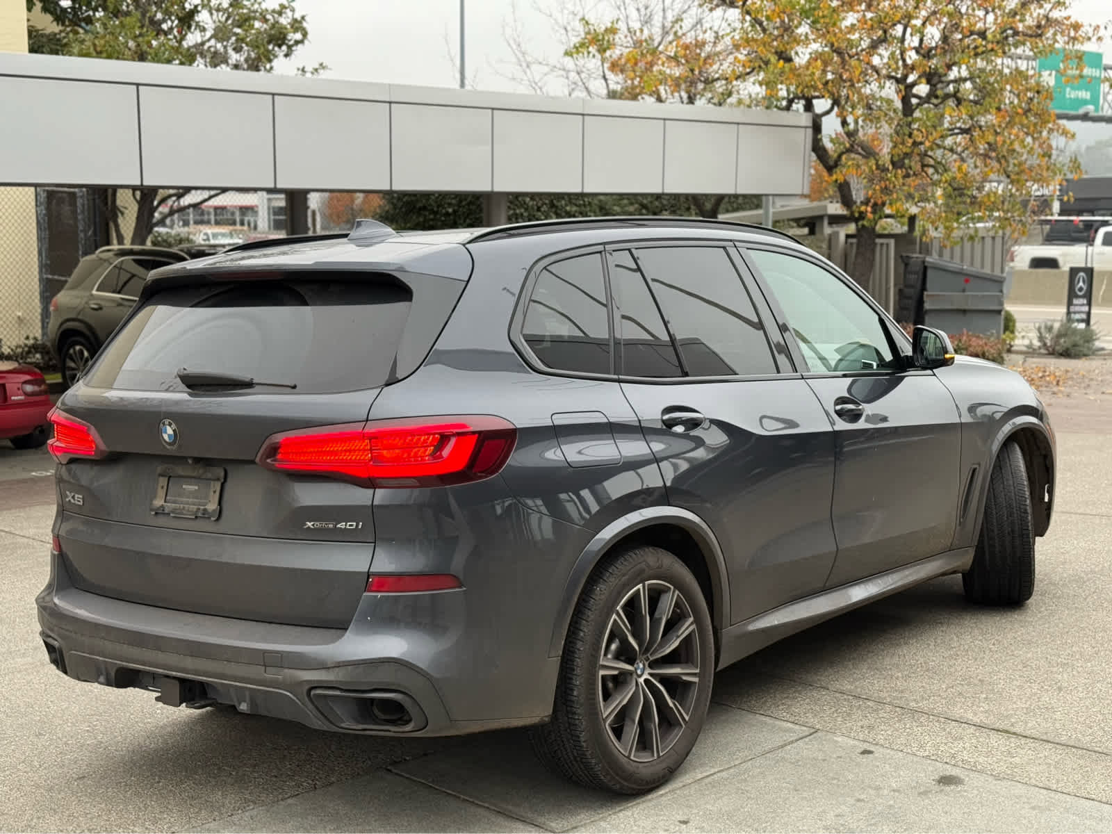 Used 2021 BMW X5 xDrive40i w/ M Sport Package image 5