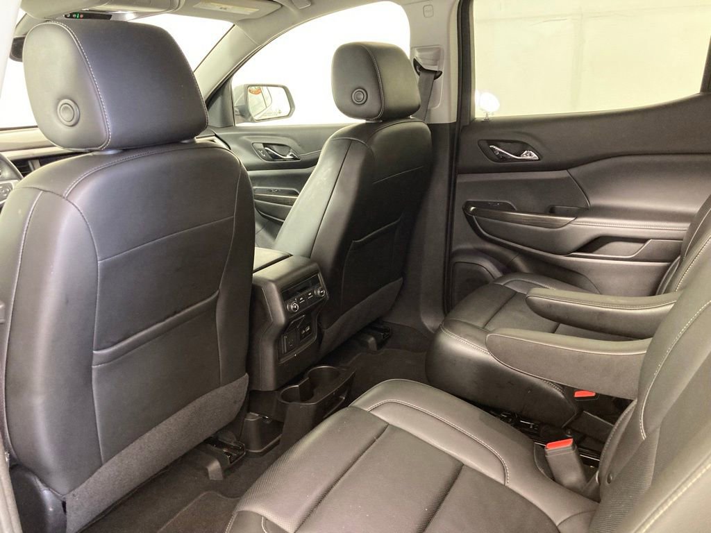 Used 2023 GMC Acadia SLT image 17