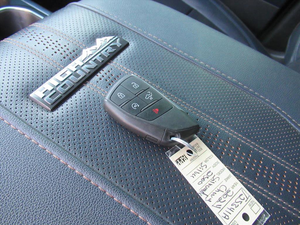 Used 2024 Chevrolet Silverado 2500 High Country w/ Technology Package image 35