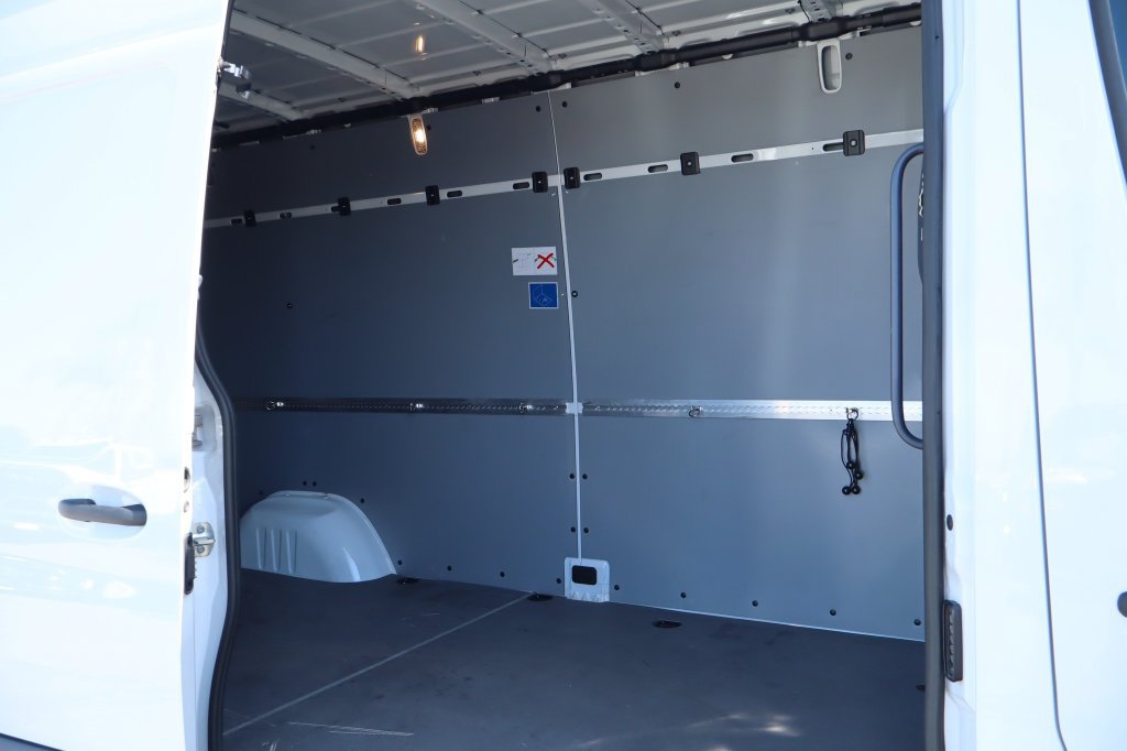 Used 2024 Mercedes-Benz Sprinter 2500 image 30