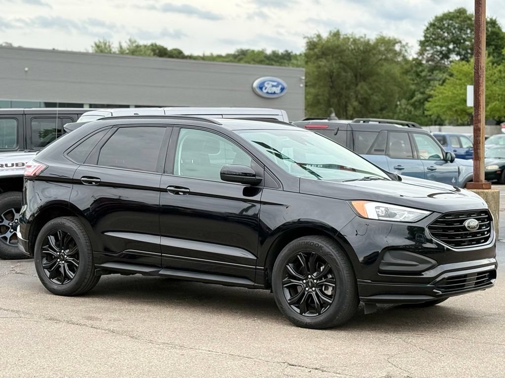 Certified 2024 Ford Edge SE w/ Black Appearance Package AWD/4WD image 29