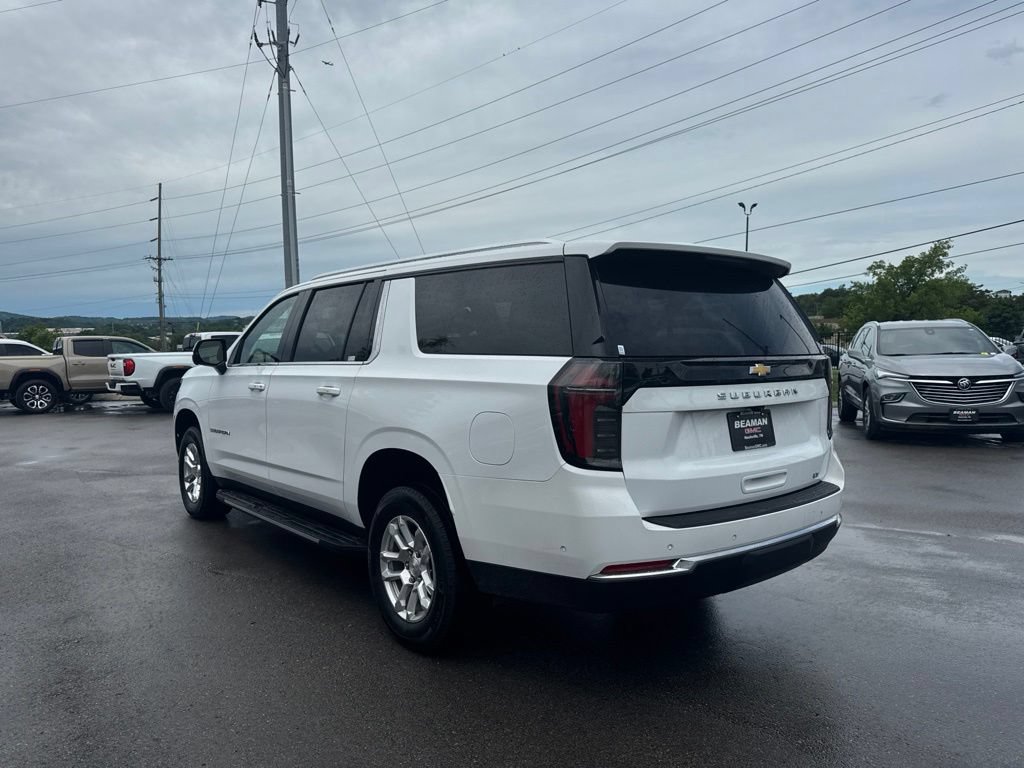 Used 2025 Chevrolet Suburban LT RWD image 5