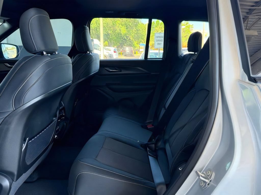 New 2026 Jeep Grand Cherokee Laredo X AWD/4WD image 23