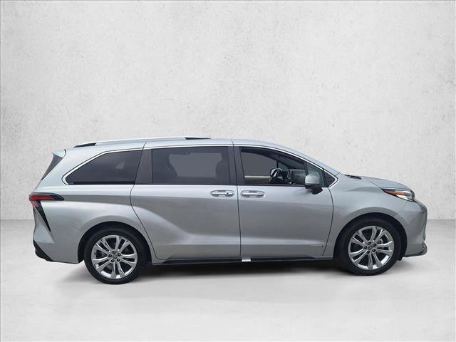 Certified 2021 Toyota Sienna Platinum FWD image 5