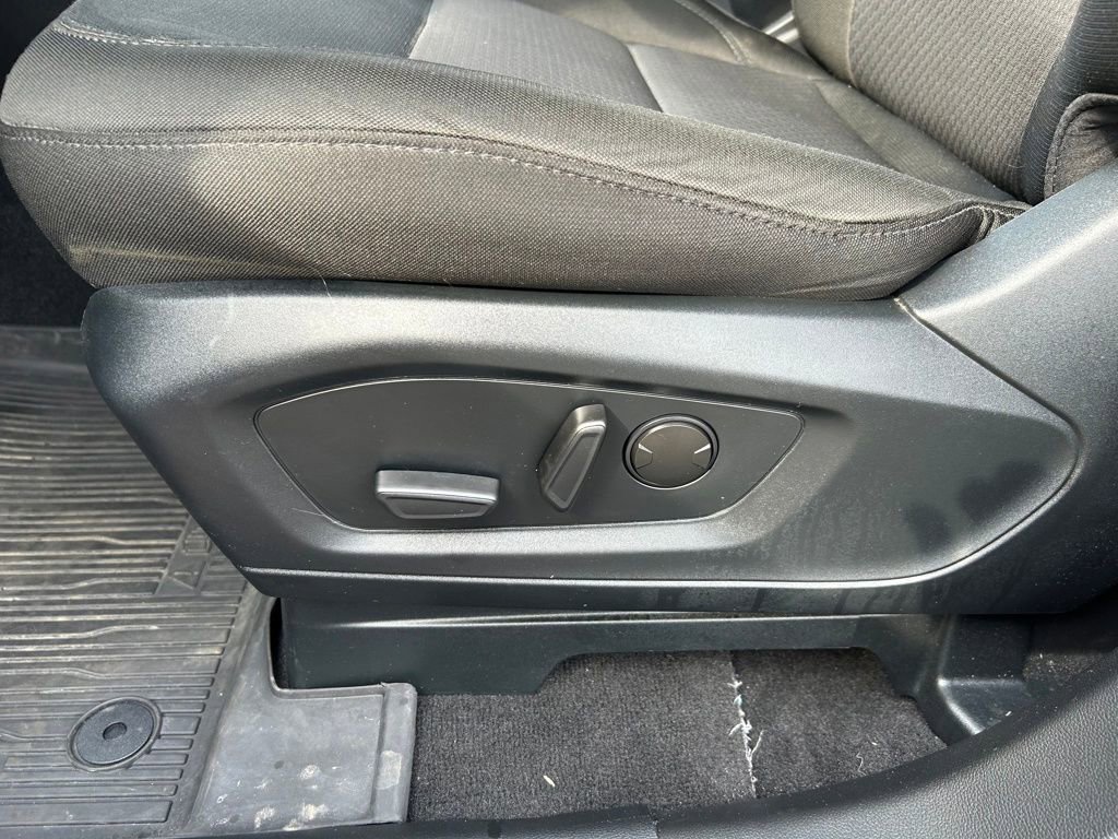 Used 2024 Ford Explorer XLT AWD/4WD image 21