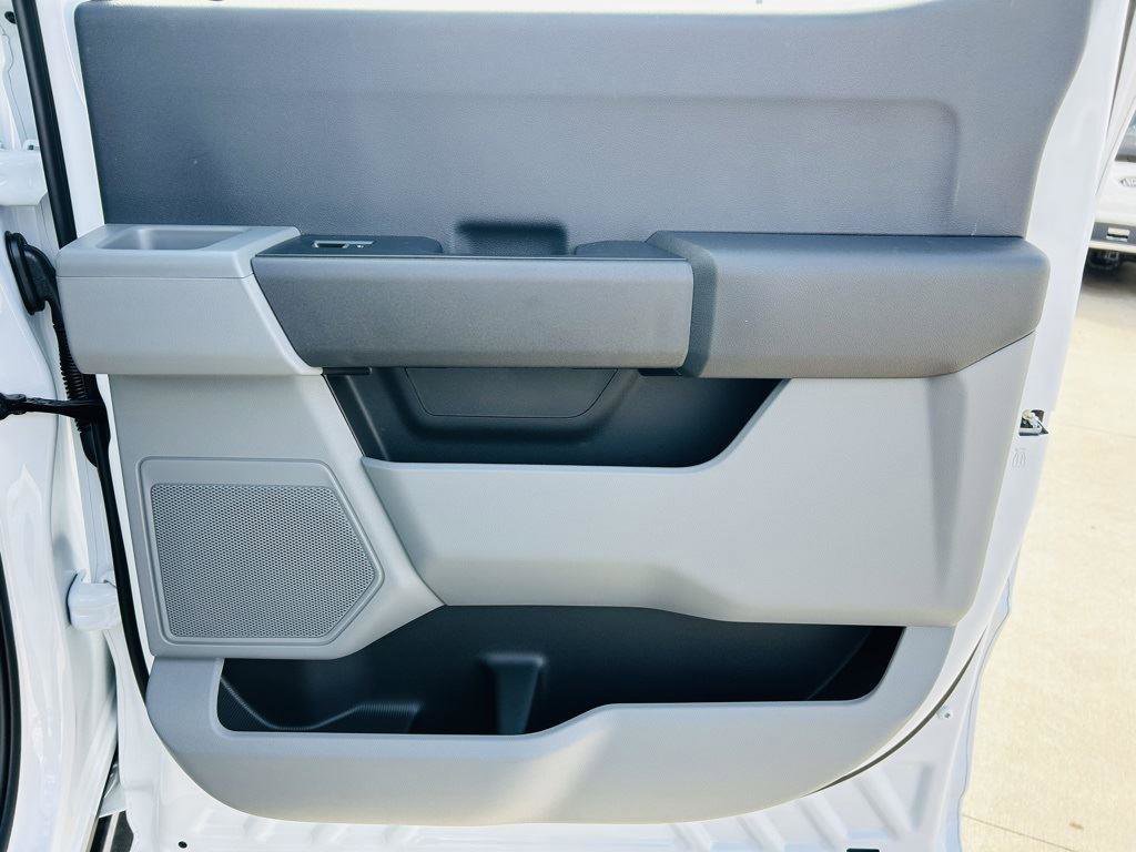 New 2026 Ford F250 XL w/ XL Chrome Package image 20
