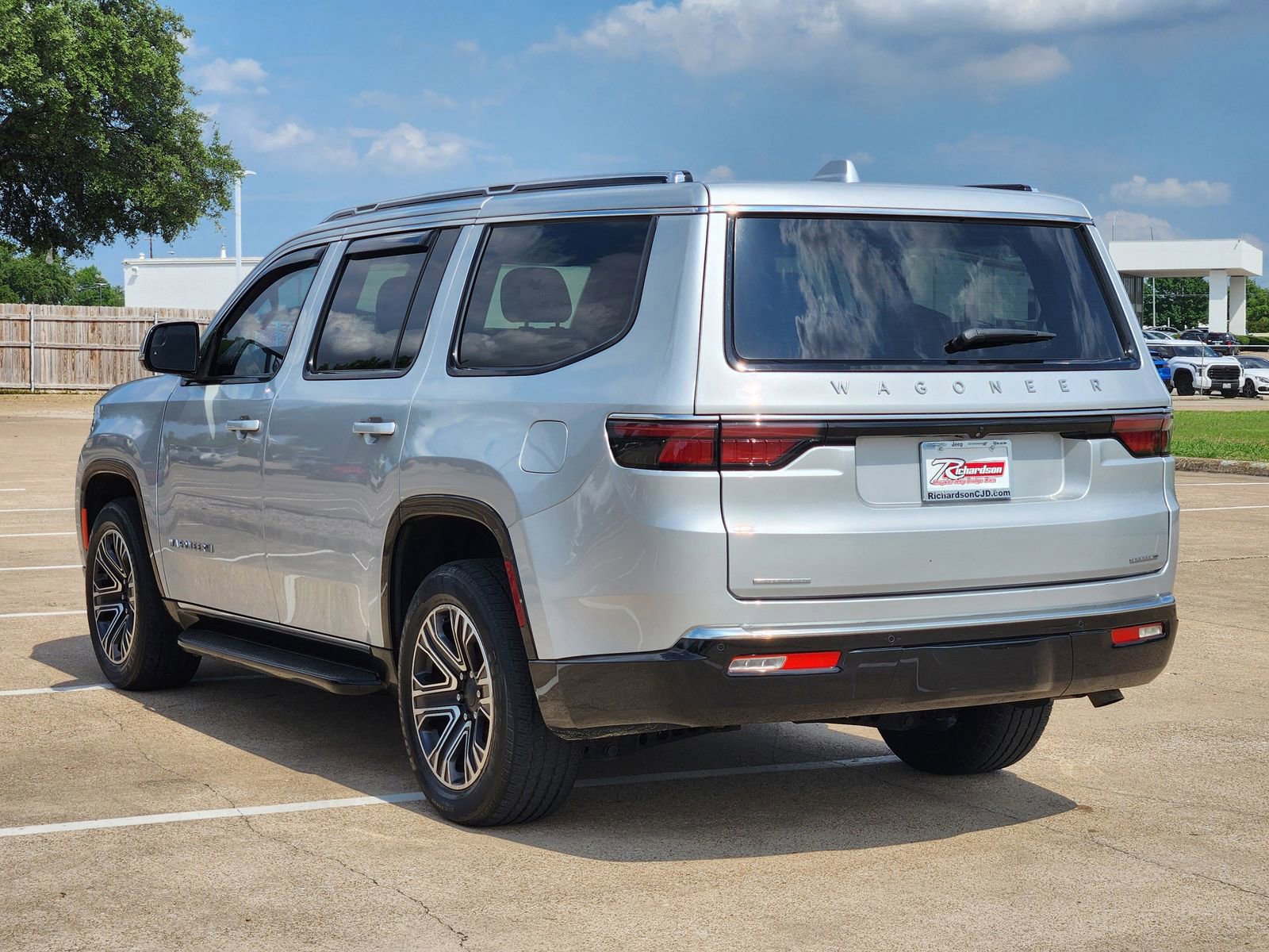 Used 2022 Jeep Wagoneer Series III AWD/4WD image 4