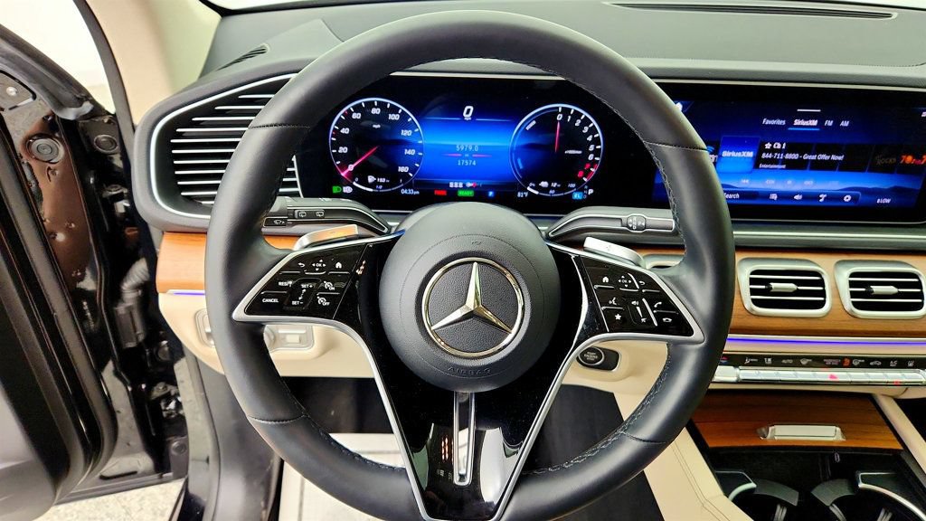 Used 2025 Mercedes-Benz GLE 450e 4MATIC image 12