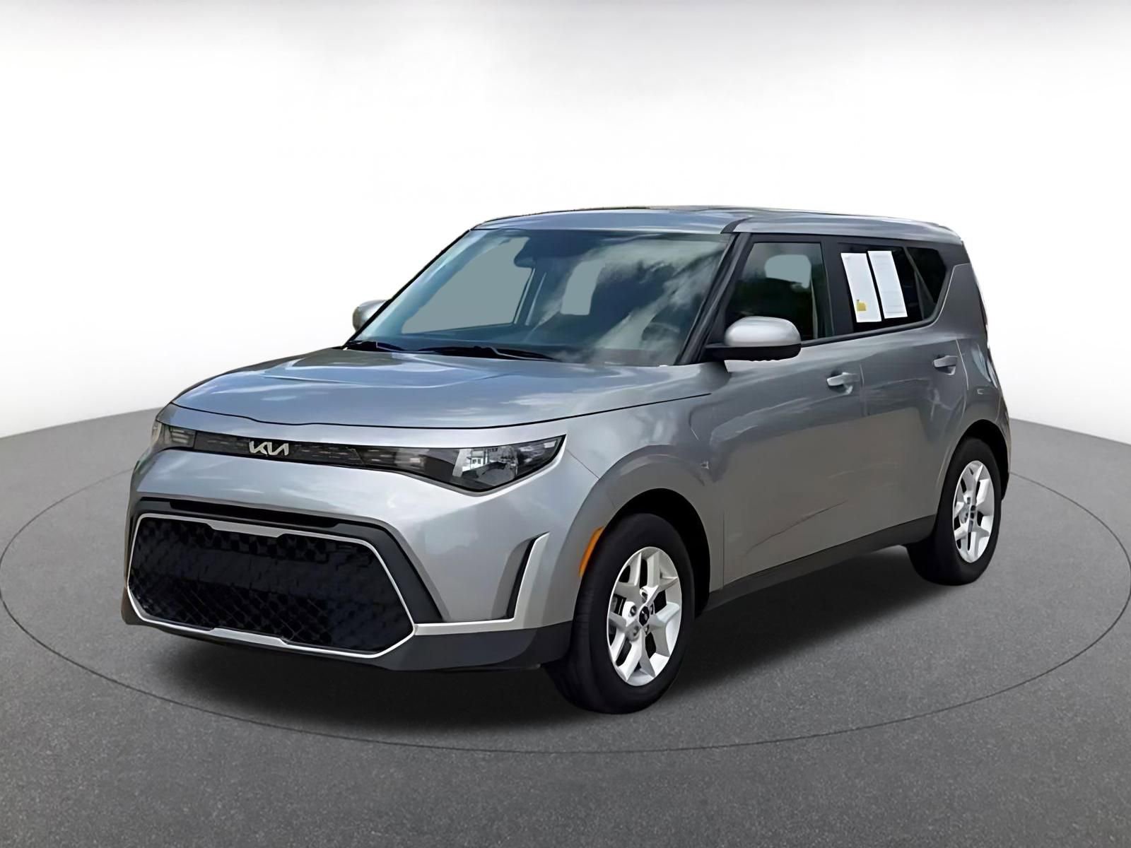 Used 2025 Kia Soul LX w/ LX Technology Package image 7