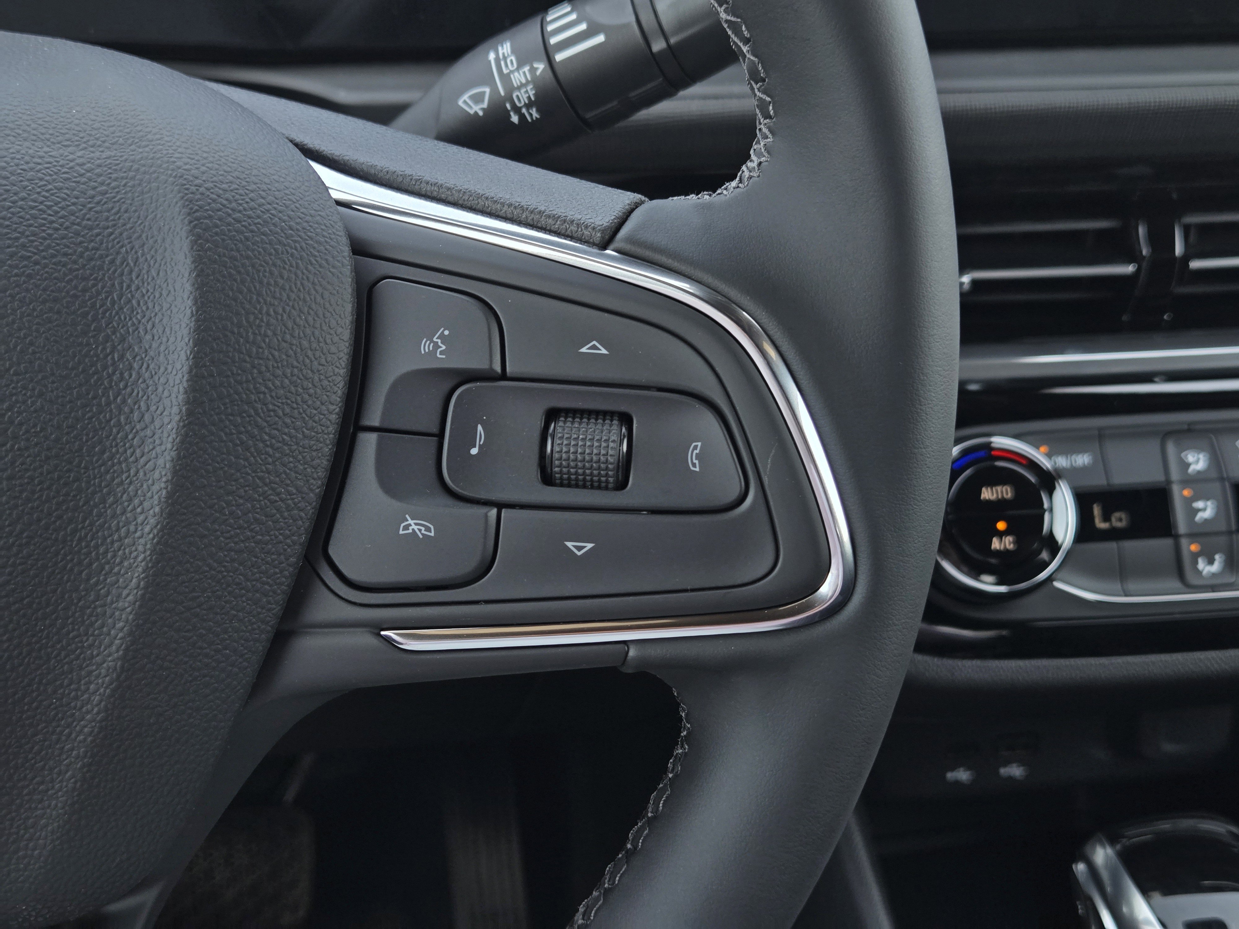 New 2026 Buick Envista Sport Touring image 10