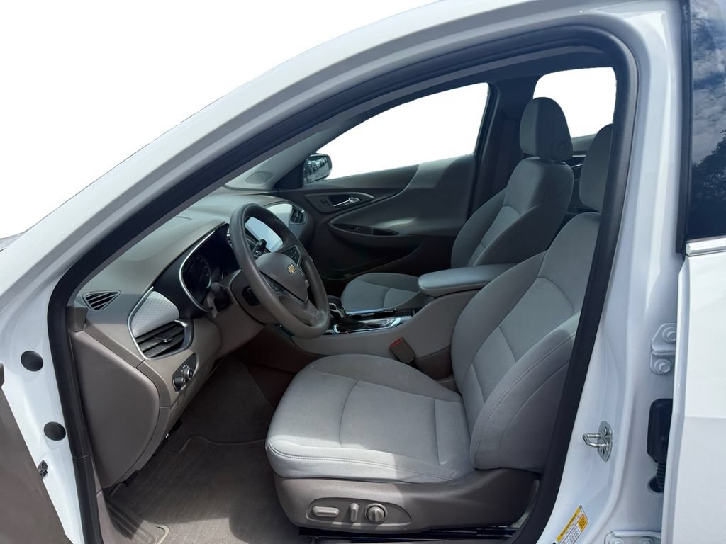 Used 2022 Chevrolet Malibu LS w/ Driver Confidence Package FWD image 9