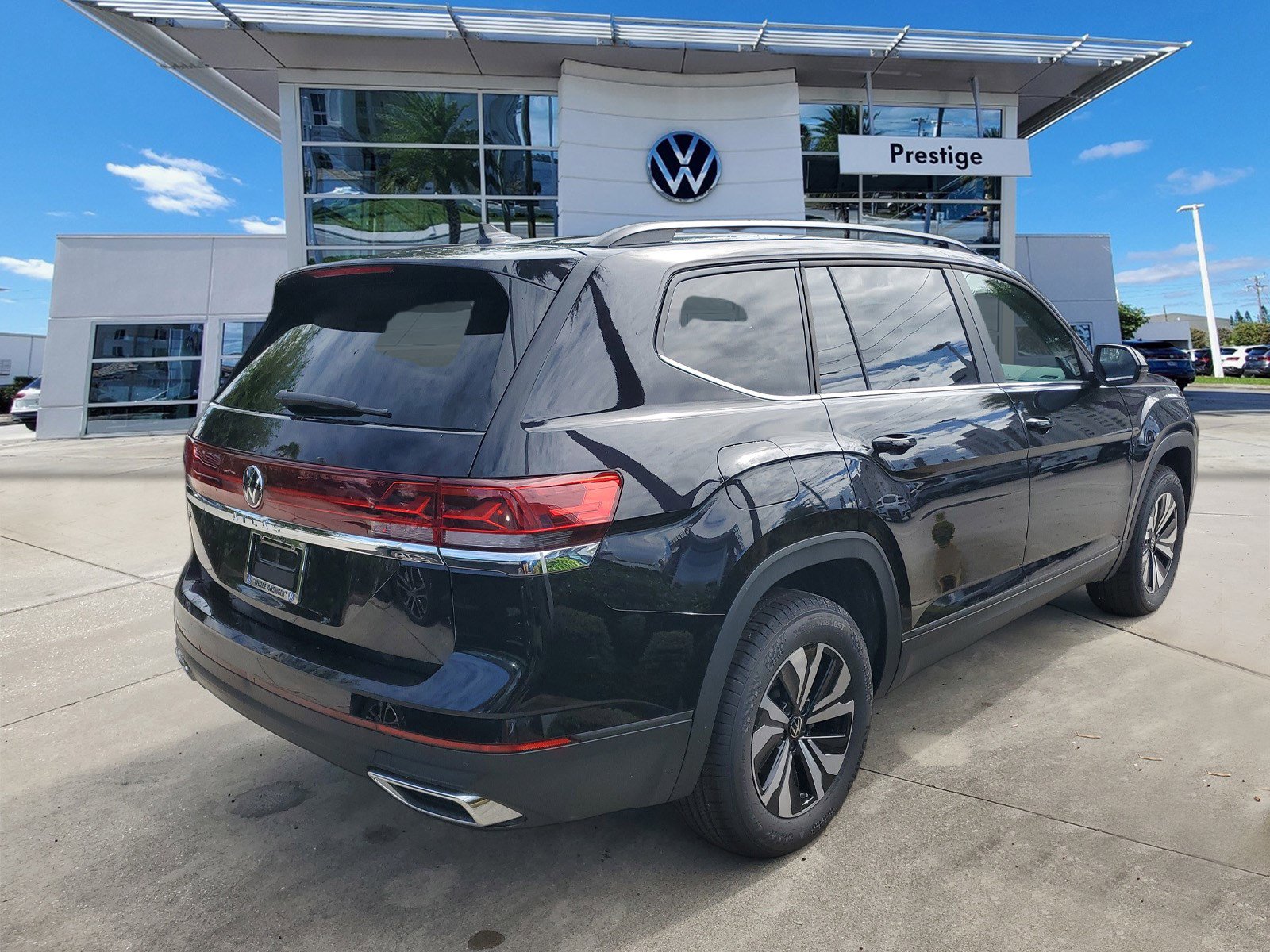 New 2026 Volkswagen Atlas SE image 4