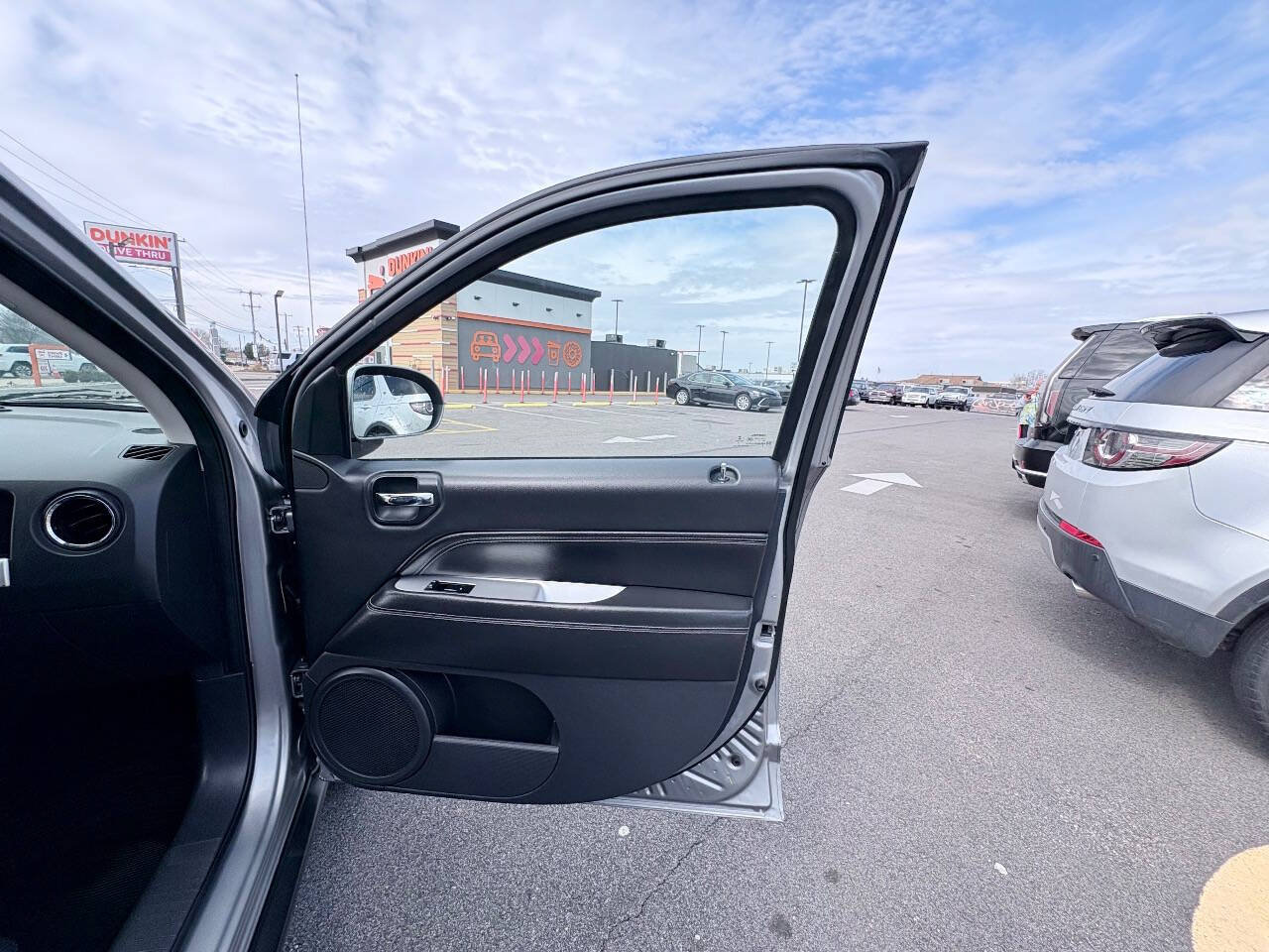 Used 2016 Jeep Compass High Altitude AWD/4WD image 36