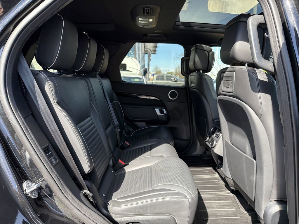 Used 2021 Land Rover Discovery HSE R-Dynamic image 23