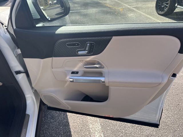 Used 2025 Mercedes-Benz GLB 250 image 19