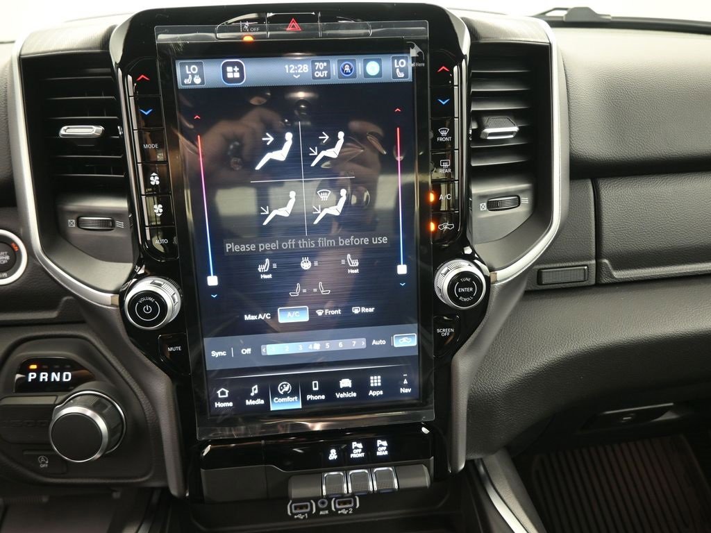 New 2026 RAM 1500 2WD Crew Cab image 3