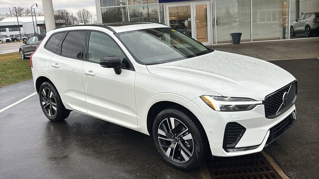 New 2026 Volvo XC60 B5 Plus w/ Protection Package Premier image 28