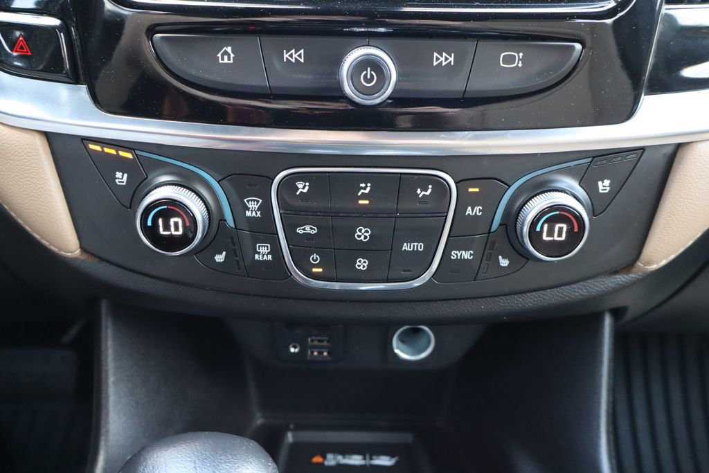 Used 2022 Chevrolet Traverse Premier AWD/4WD image 11
