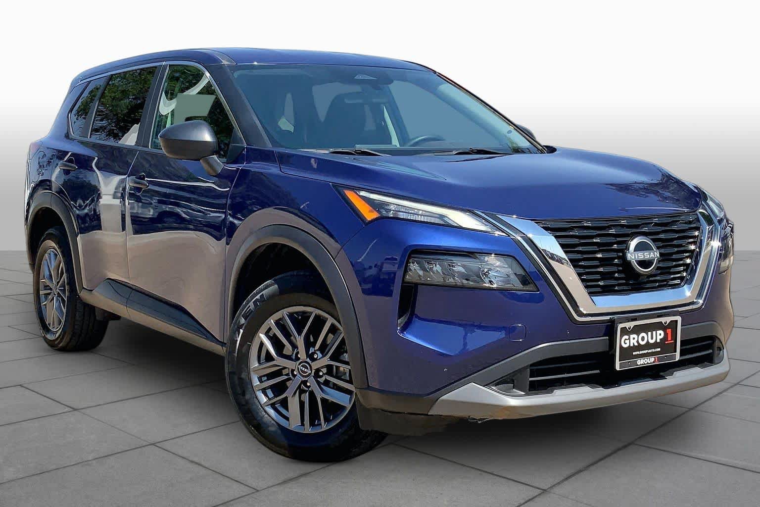 Used 2023 Nissan Rogue S AWD/4WD image 3