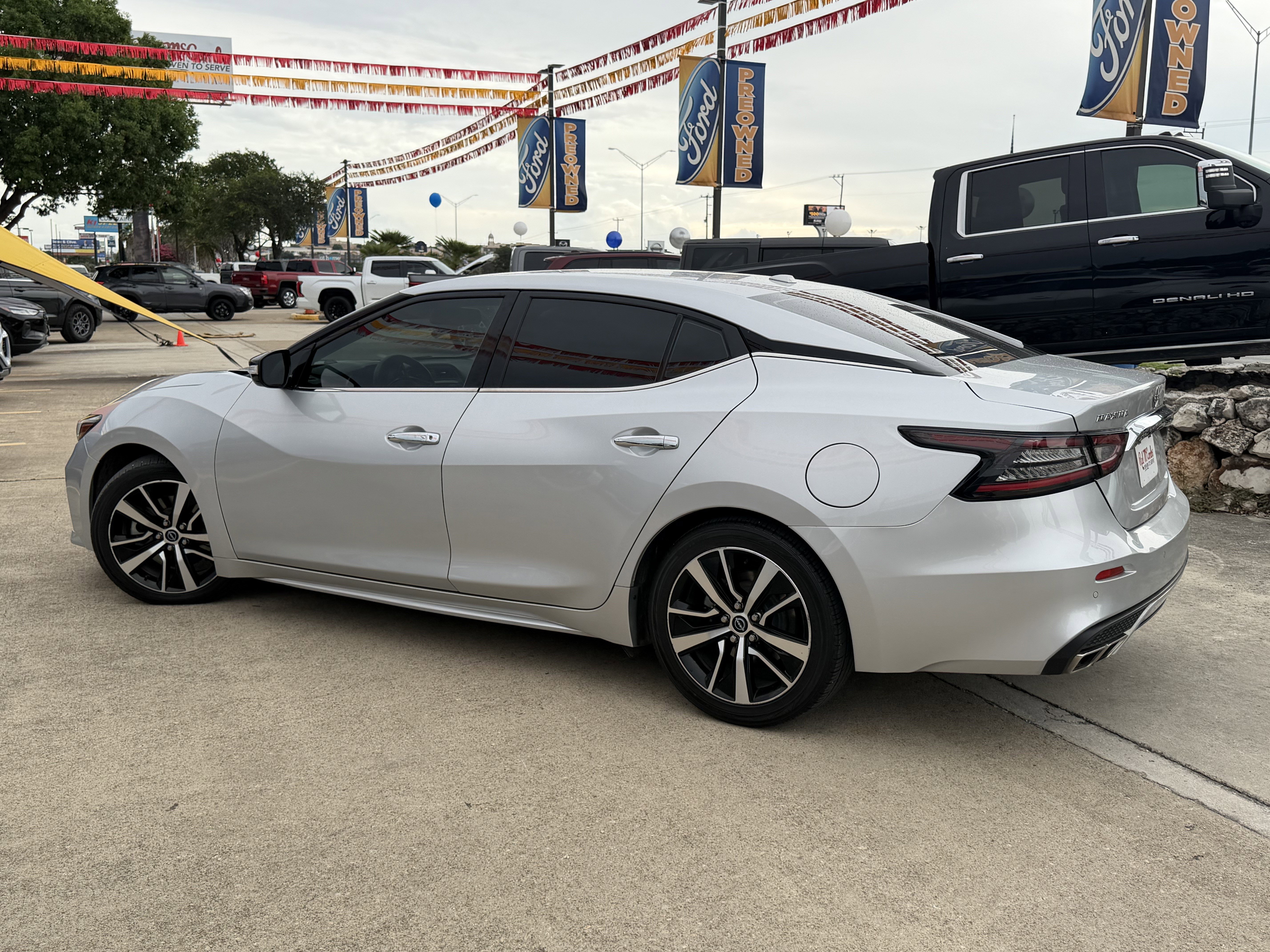 Used 2023 Nissan Maxima SV w/ Floor Mat Group FWD image 10