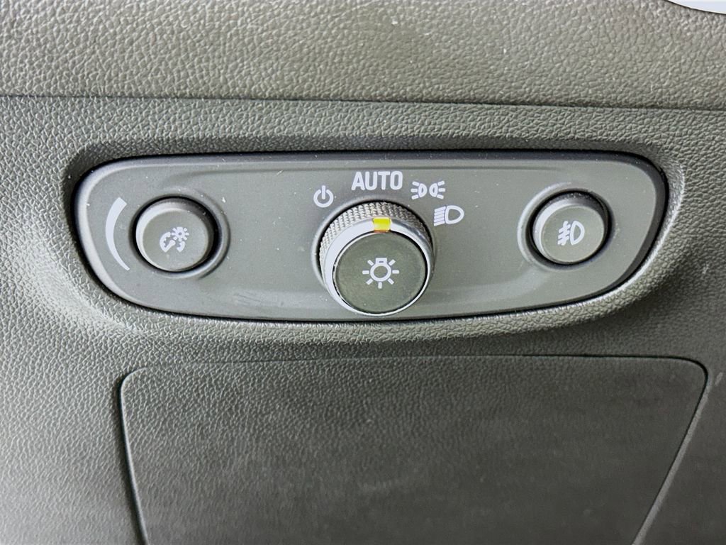 Used 2021 Buick Encore GX Select image 10