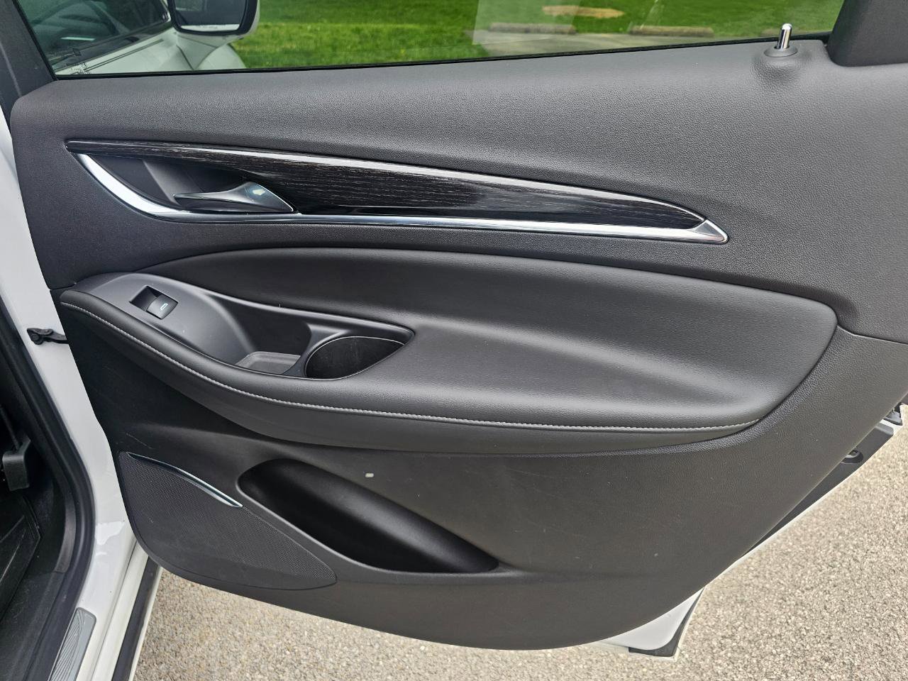 Used 2021 Buick Enclave Avenir w/ Avenir Technology Package AWD/4WD image 20