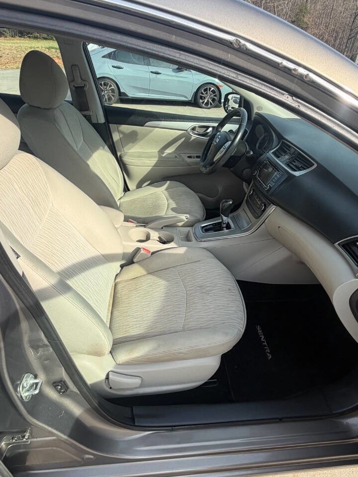 Used 2015 Nissan Sentra SV w/ Style Package image 16