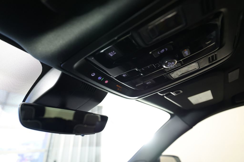 Used 2026 GMC Yukon XL Denali Ultimate w/ LPO, Illumination Package image 40