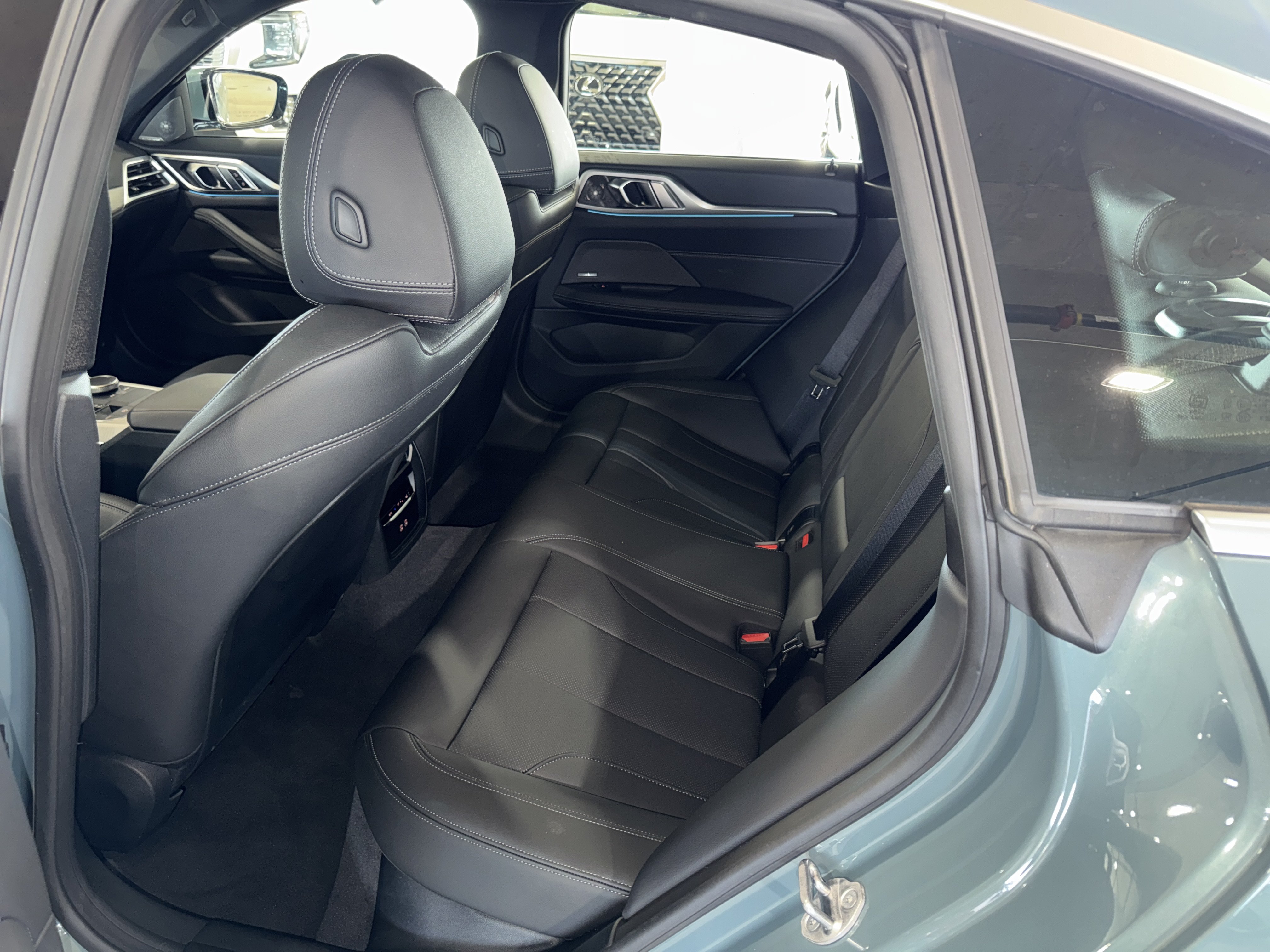 Used 2025 BMW 430i w/ Premium Package RWD image 15