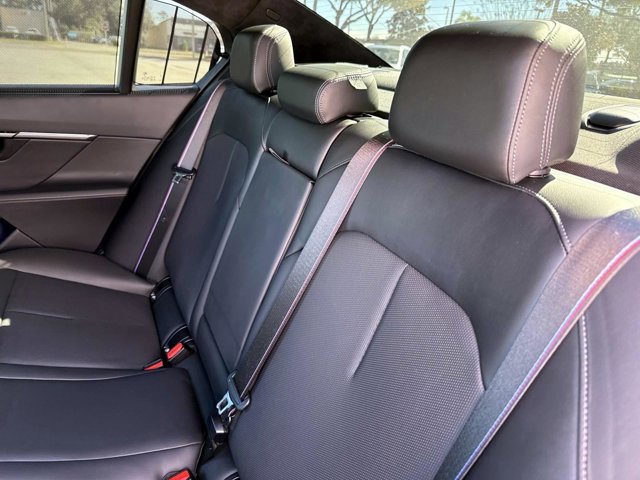 Certified 2025 BMW M5 w/ Executive Package image 13