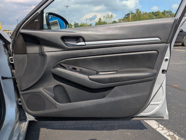 Used 2023 Nissan Altima 2.5 SV image 13